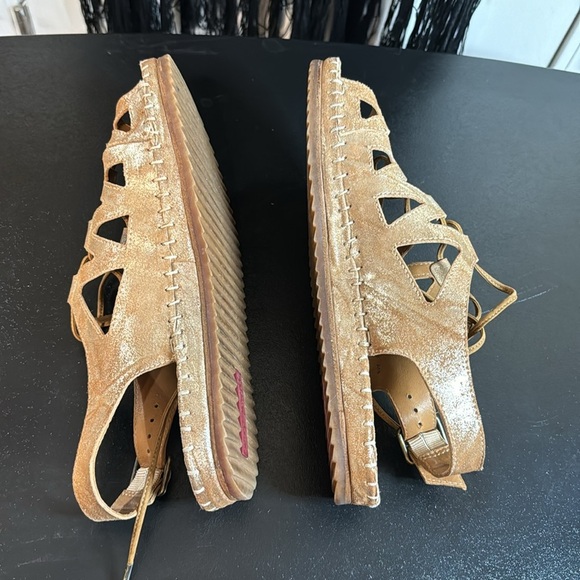 TRASK Gold Shimmer Lace Up Sandals Ankle Straps Size 9.5 - Picture 3 of 8